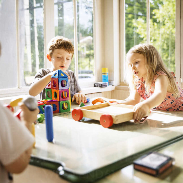 Søsken jobber sammen