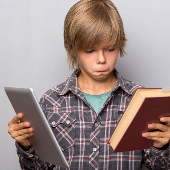 textbook vs electronic device